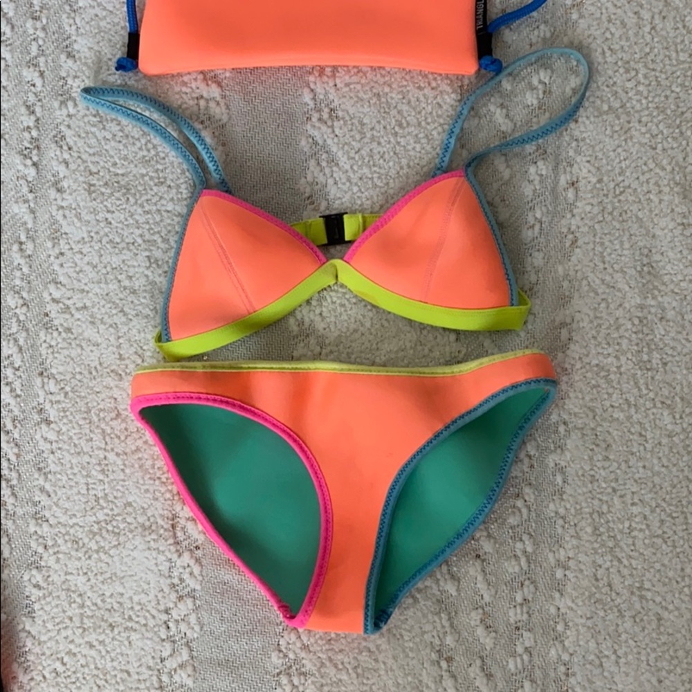 Neon Triangl Swimsuit + Bag XS TOP S BOTTOM